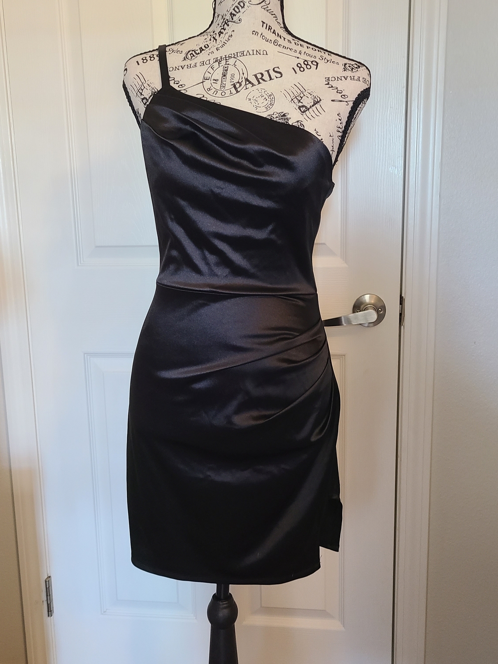Camille La Vie Black One-Shoulder Satin Cocktail Dress